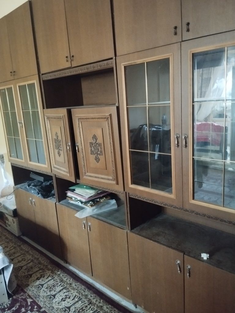 Сервант со шквафом