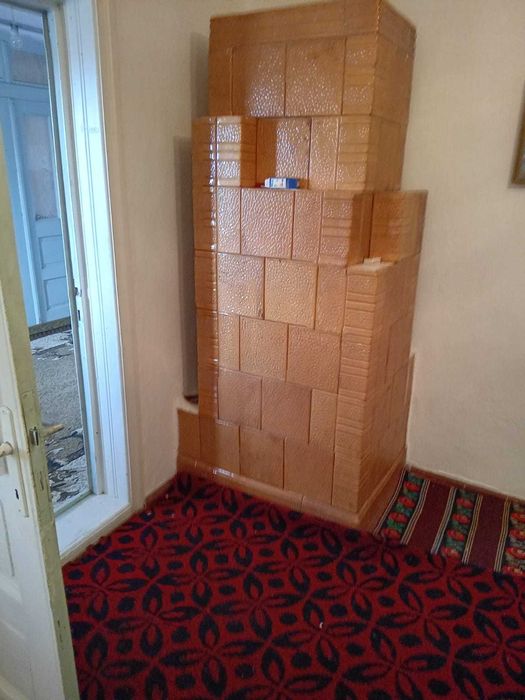 Vând casă bătrânească în comuna Ciorăşti