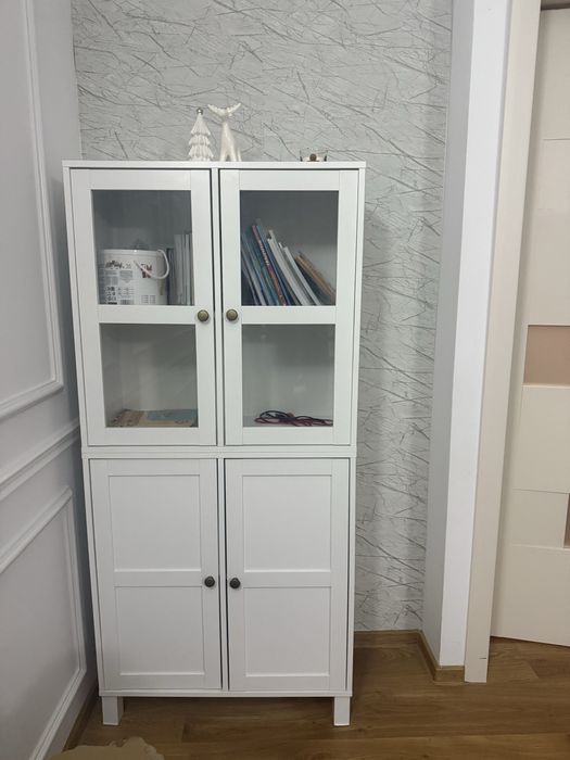 Vitrina pentru living