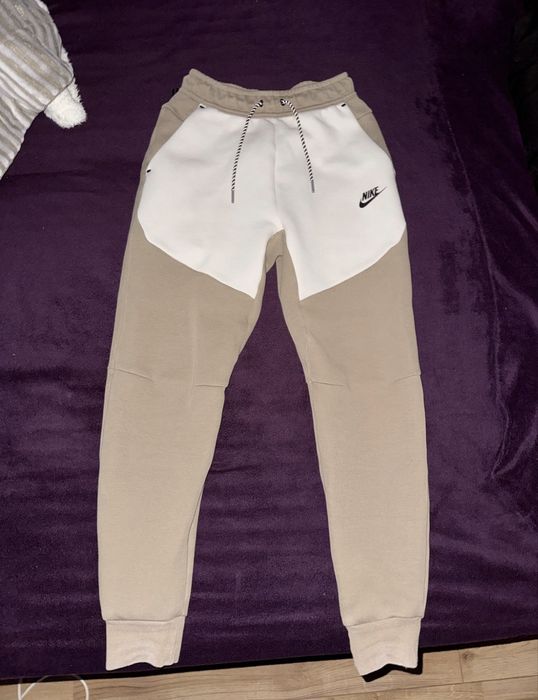 pantaloni nike tech bej