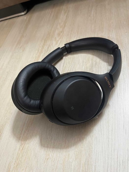 Слушалки Sony WH-1000XM4 (безжични) + оригинален калъф