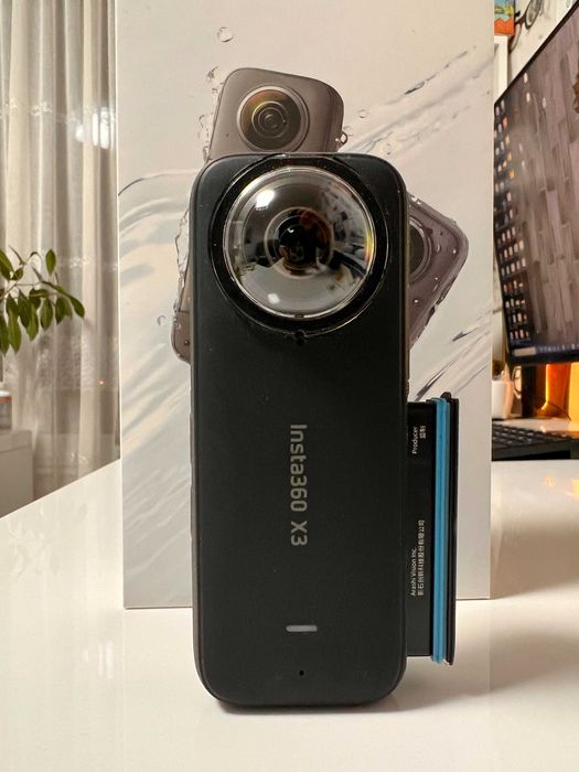 Insta360 X3 + 2 Baterii + 2 Carduri 128GB – Funcțională Perfect