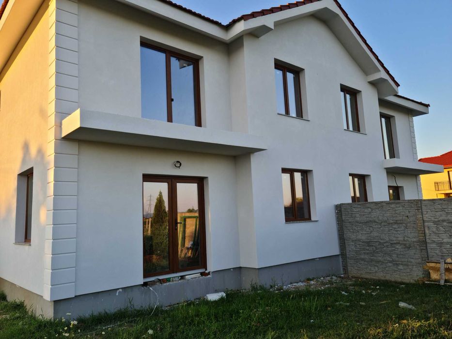 apartament in casa  are curte privata  nu comuna