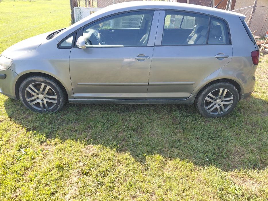 Vând Golf 5 plus