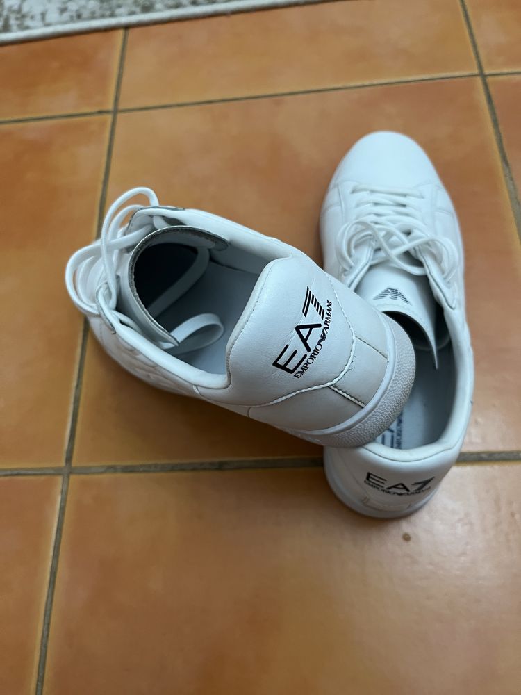 Vand pantofi EA 7 albi