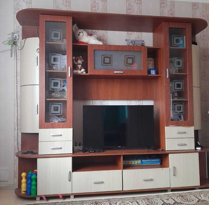 Продам стенку для гостиной