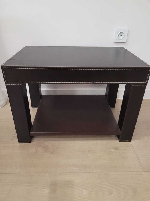 2 x Кожени странични масички с рафт