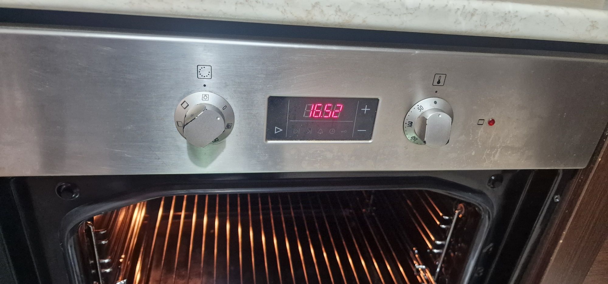 Фурна за вграждане Gorenje EVP241-442M
Работи отлич