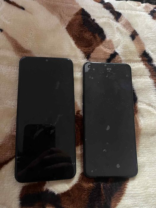 Vând 2 telefoane,realme și TCL