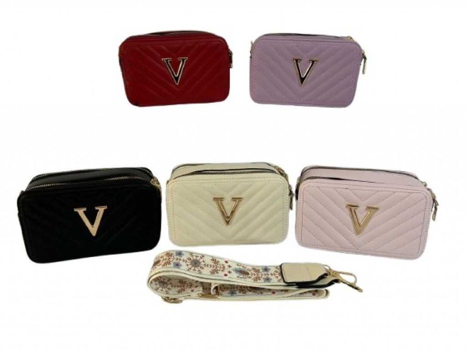 Елегантна дамска чанта с капитониран дизайн и златист акцент