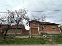 Casa din cărămidă și teren generos - zona liniștită