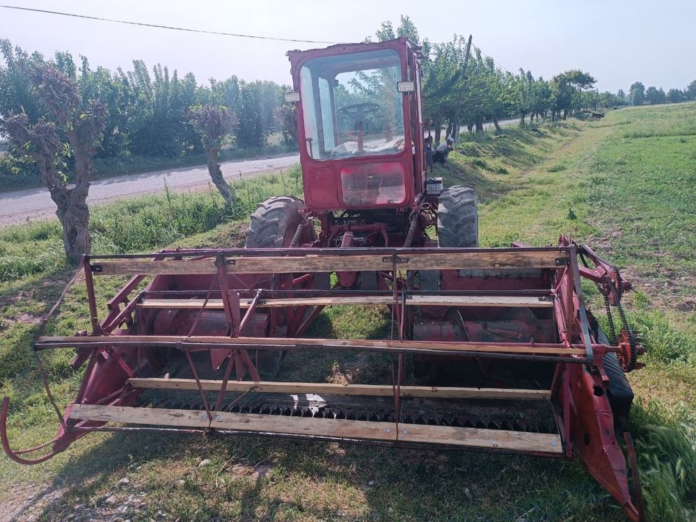 Beda uradigan traktor sotiladi