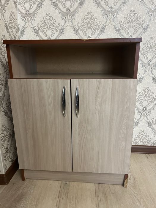 Пррдается тумбочка