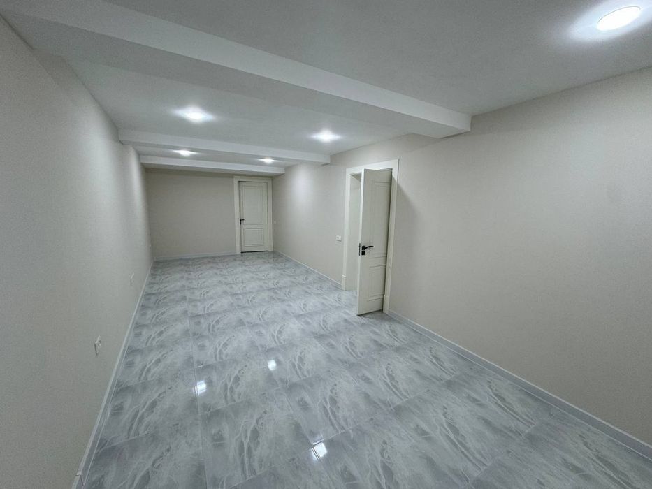 срочно срочно продаётса нежилой помищенияа яакасарой с Ариндаторим