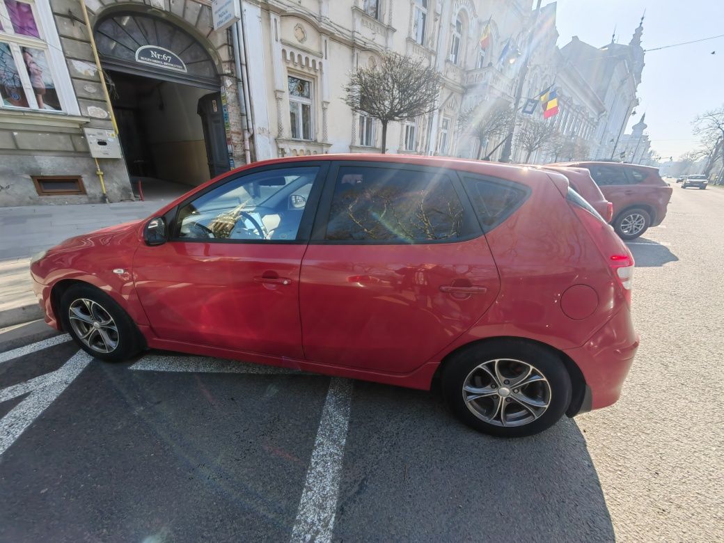 Vand Hyundai I30 benzina 2010
