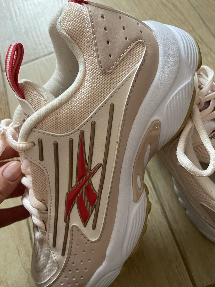 Маратонки Като нови Reebok номер 35 за 45лв.