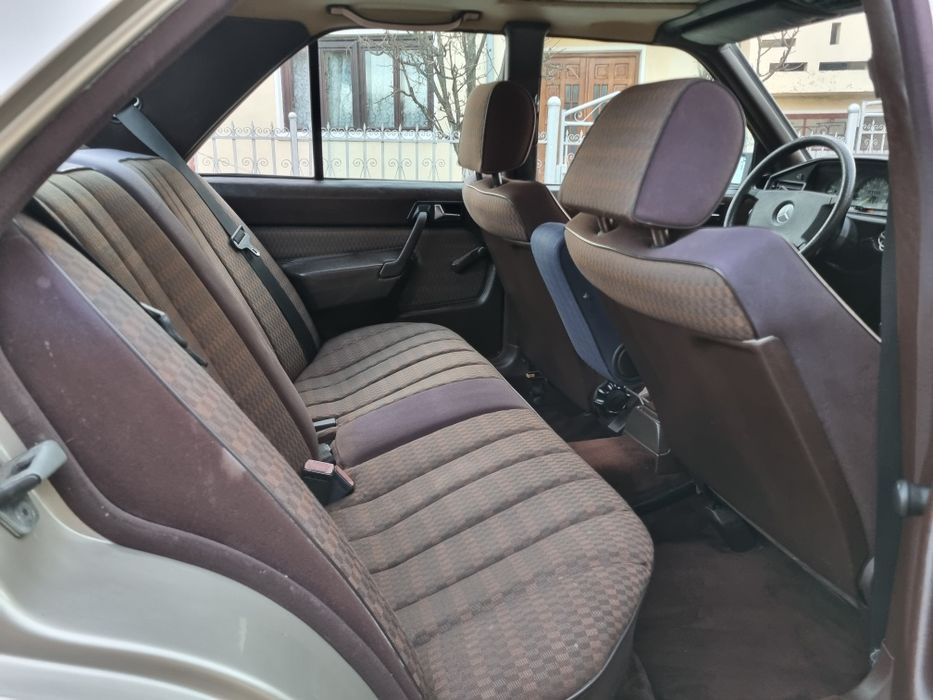 Vand Mercedes 190D vehicul istoric