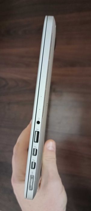 Macbook Pro 13" in stare excelentă! SSD 256 + 8GB ram
