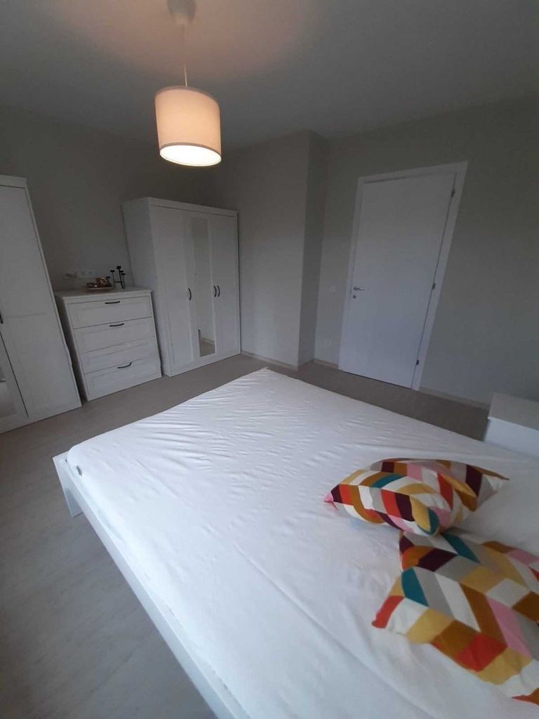 Дава се под наем Тристаен апартамент в София, Витоша - 95 кв.м за 750 € - Снимка #2