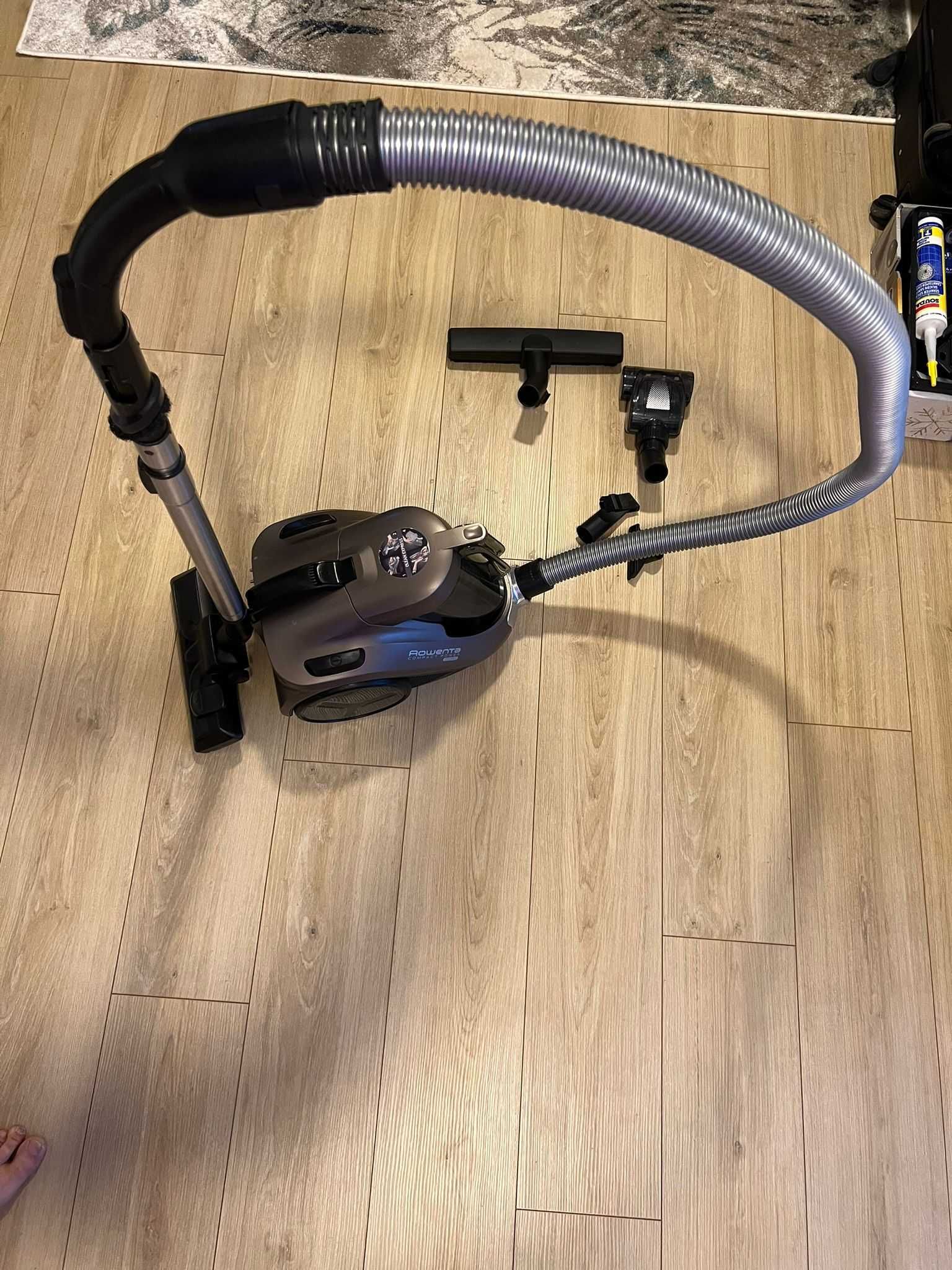 Aspirator Rowenta Compact Power Cyclonic – Animal Care, 750W, fără sac