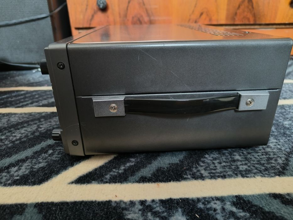 Radio receptor Yaesu Frg 8800