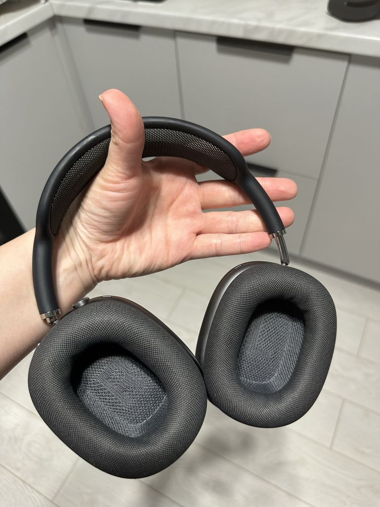 AirPods Max продаю срочно