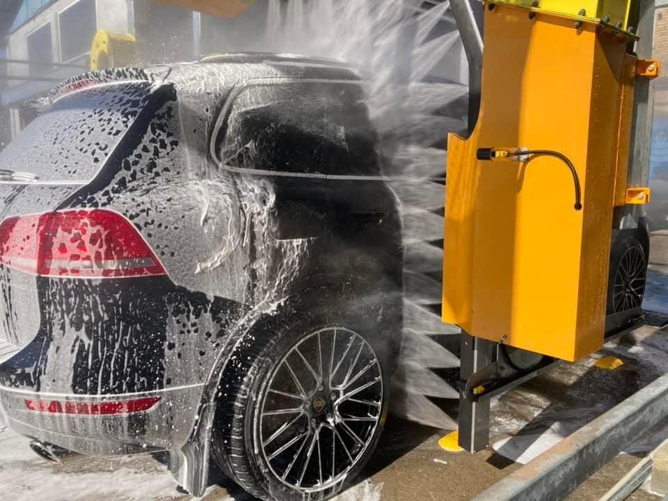 Продавам безконтактна автомивка RoboWash с функция за сушене