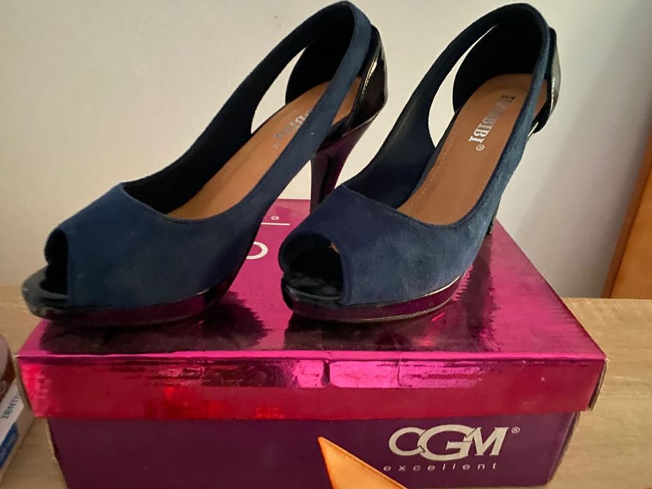 Pantofi cu toc și platforma, material piele