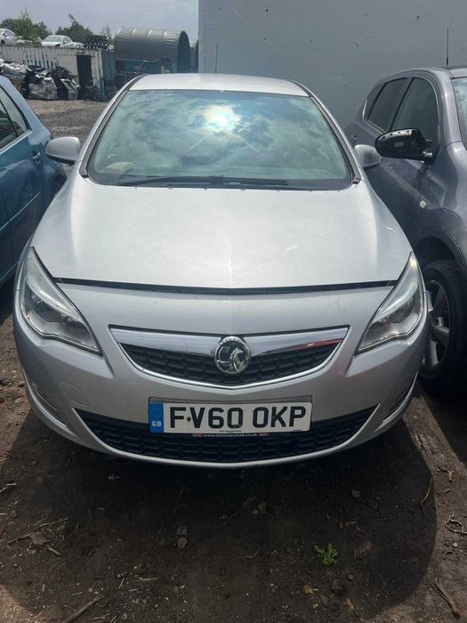 Dezmembrez Astra j 1.7cdti cod A17DTJ cutie 6 trepte