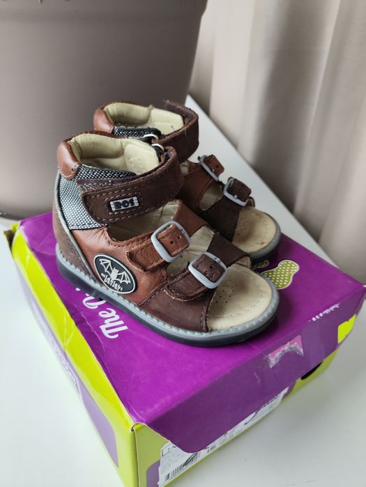 Детские сандалики для сада и прогулок