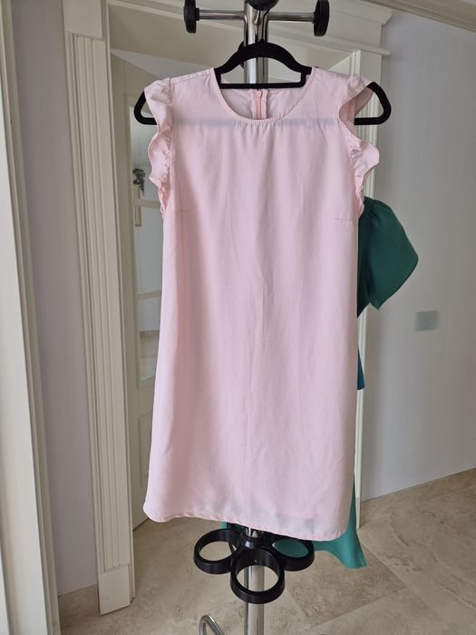 Rochie lejera cu volanase  MOHITO  roz pudra si Salopeta scurta