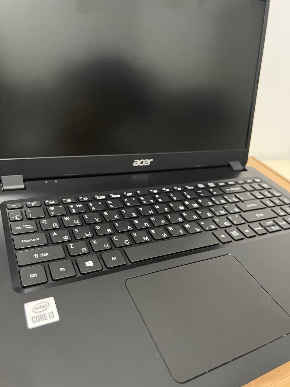 Acer Aspire 3 
цвет : Черный (Black)
Экран: 15,6 HD
Виде