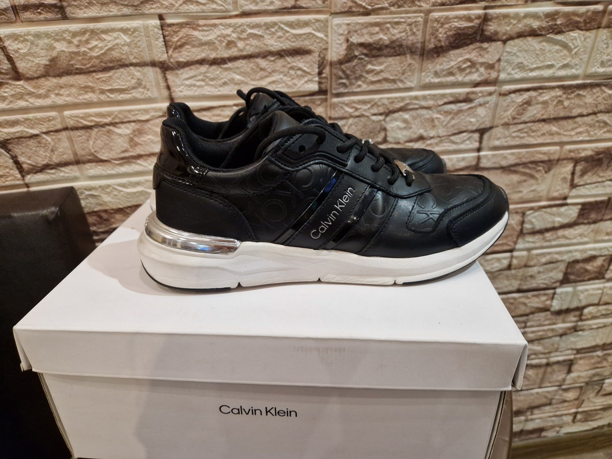 обувки Calvin Klein 38 номер
