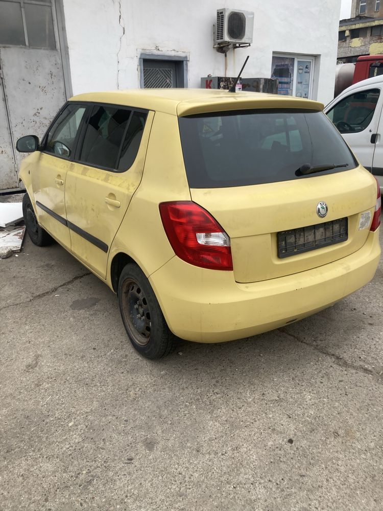 Shkoda fabiq 1.2 бензин 60 коня 2009 год.