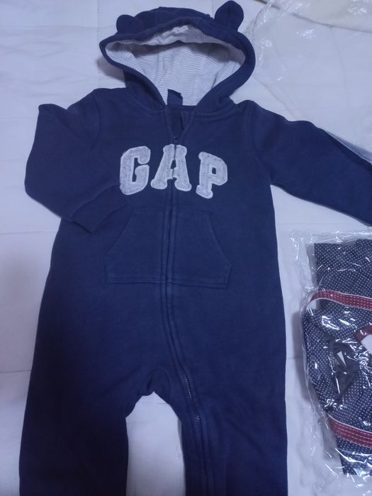 Продам  комбинезон ромпер  gap Турция, размер 1-2г