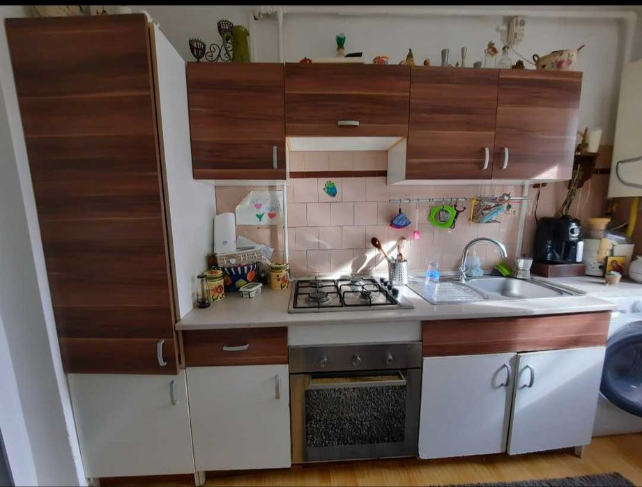 Mobila bucatarie, chiuveta si baterie, suport inox ustensile