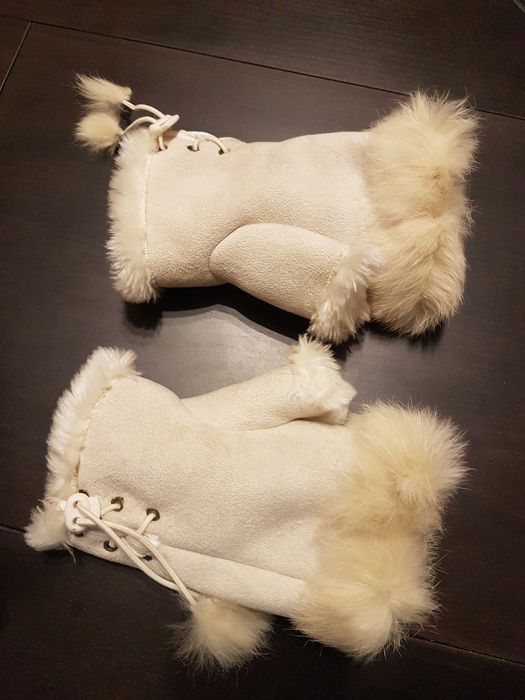 Шапка и ръкавици.