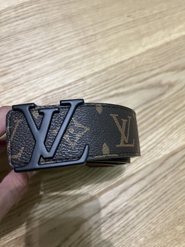 Колани Louis Vuitton
