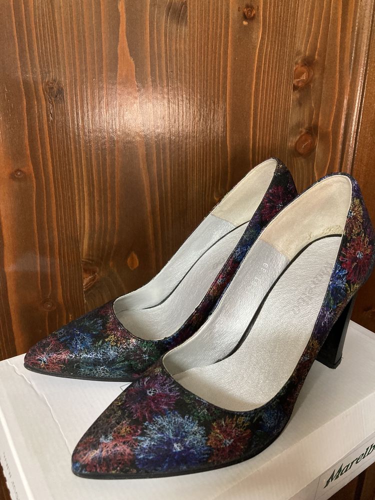 Pantofi eleganti