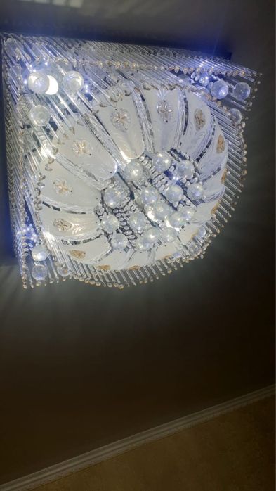 Люстра для зала