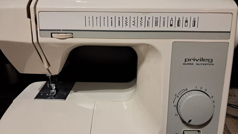 Mașină de cusut Privileg
