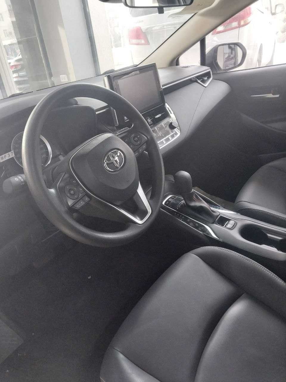 TOYOTA korola .  седан