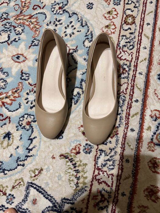 Классические бежевые туфли 5см каблук