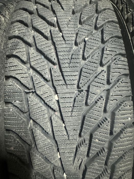 Продам шины в отличном состояний