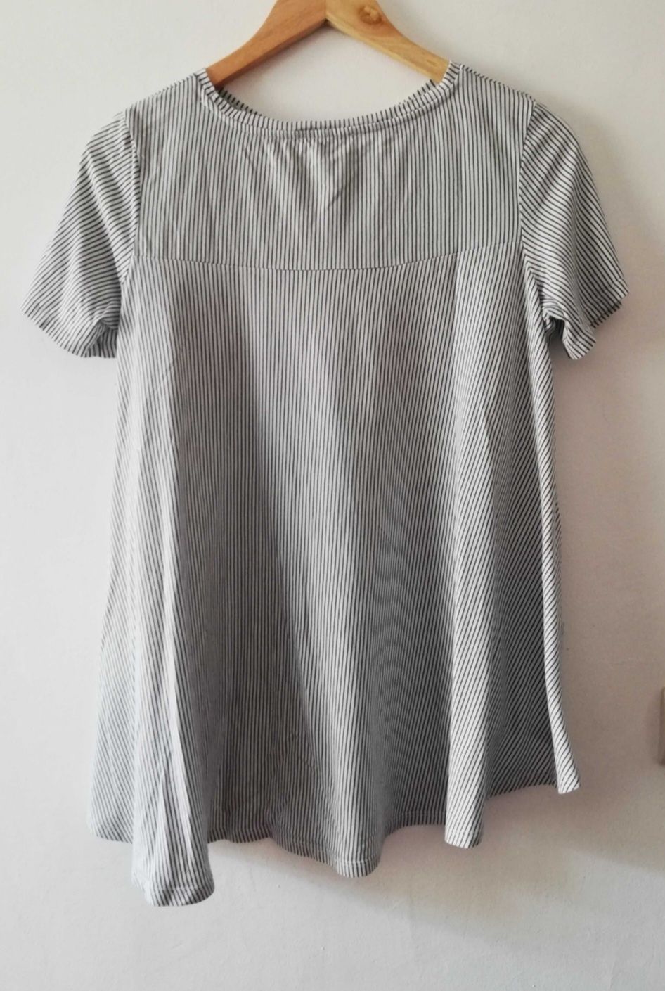 Tricou Zara cu broderie XS