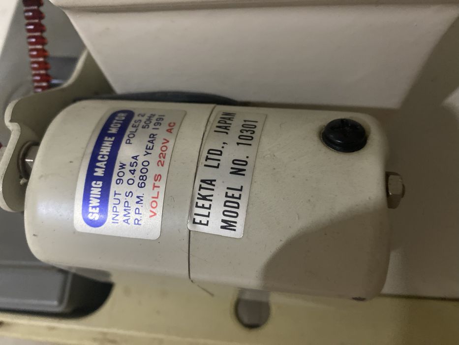 Швейная машинка электа