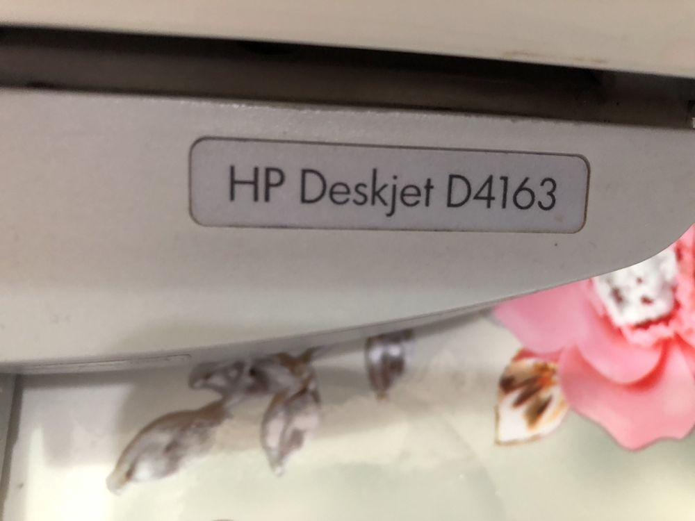 Продается цветной принтер HP .
