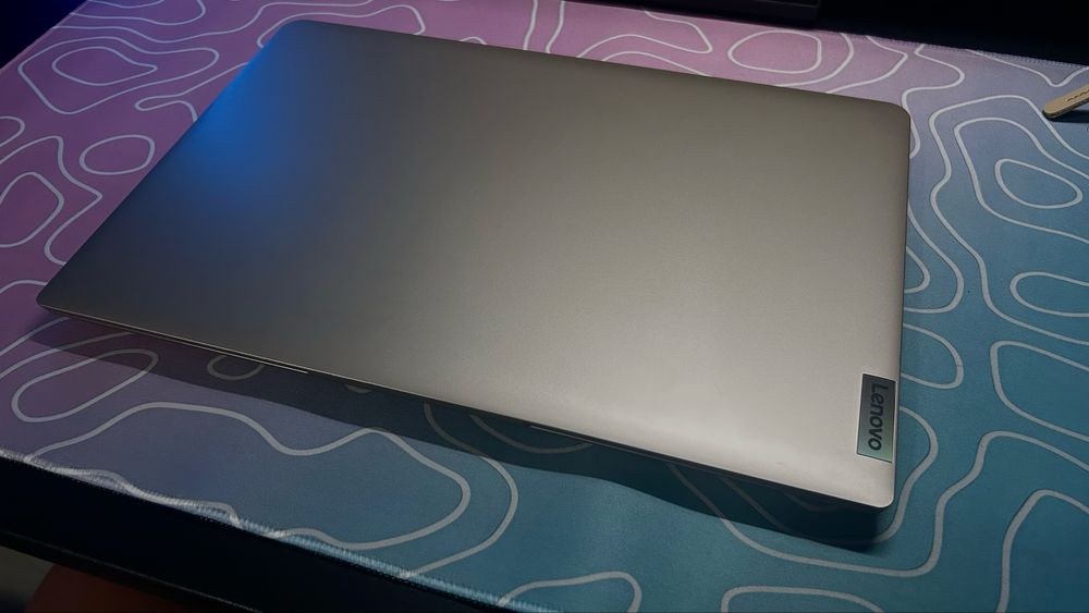 Lenovo Ryzen 5 5500U, 12GB RAM, 512 SSD, folosit putin