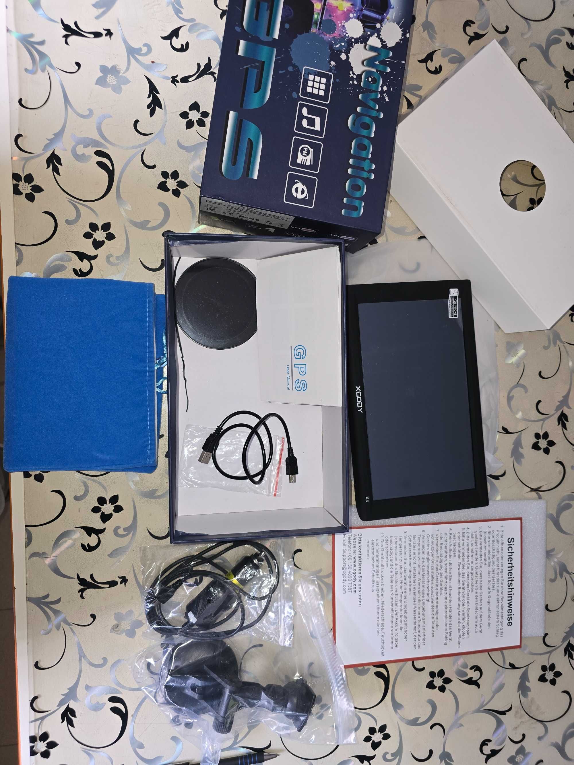 GPS навигация 9 инча, 8GB, 256MB,за камиони и автомобили