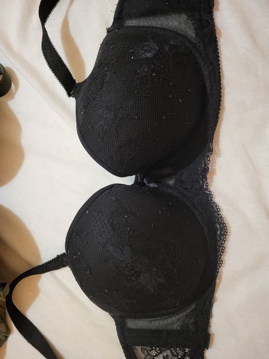 Сутиени - 85C до 95D